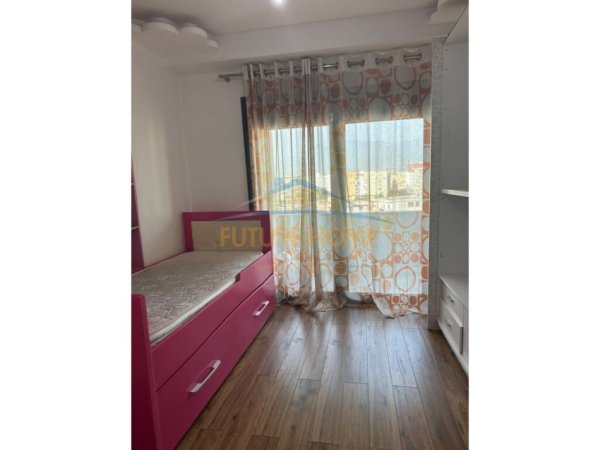 Tirane, jepet me qera apartament 2+1 Kati 4, 85 m² 450 € (Unaza e Re)