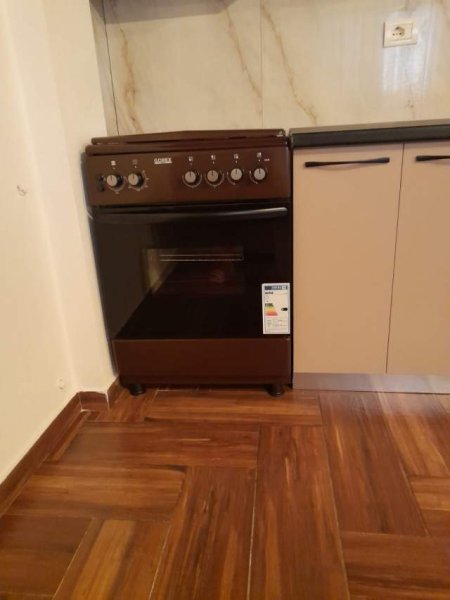 Apartament 2+1 me qira prane Ambasades Amerikane,Rr. "Elbasanit", Tirane.