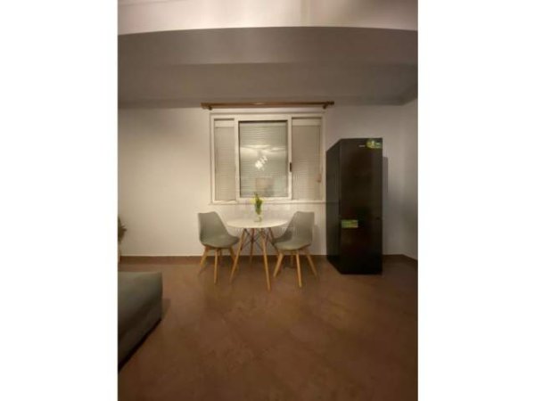 Tirane, jepet me qera apartament 2+1+BLK 95 m² 700 Euro (Zogu i Zi)