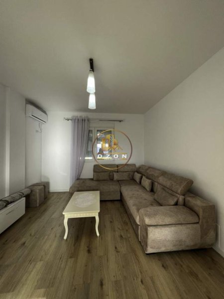 Tirane, jepet me qera Vile 2 Katshe Kati 0, 200 m² 1.200 Euro (Lunder)