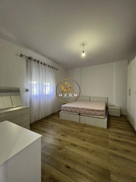Tirane, jepet me qera Vile 2 Katshe Kati 0, 200 m² 1.200 Euro (Lunder)