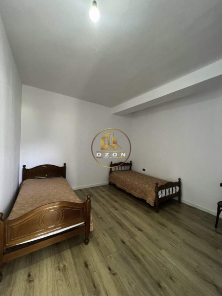 Tirane, jepet me qera Vile 2 Katshe Kati 0, 200 m² 1.200 Euro (Lunder)