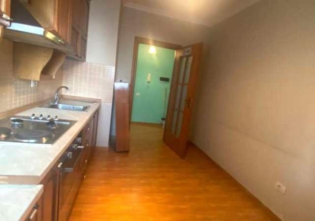 Tirane, shitet apartament 2+1+BLK Kati 4, 98 m² 130.000 Euro (Rruga Sali Butka)