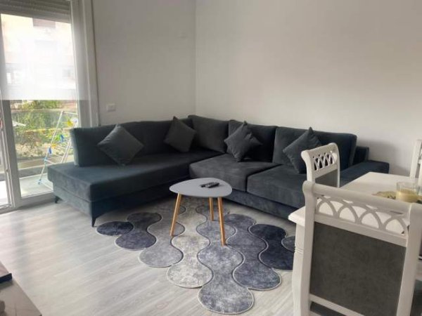 Tirane, jepet me qera apartament 1+1+BLK Kati 2, 60 m² 700 Euro (Qender)