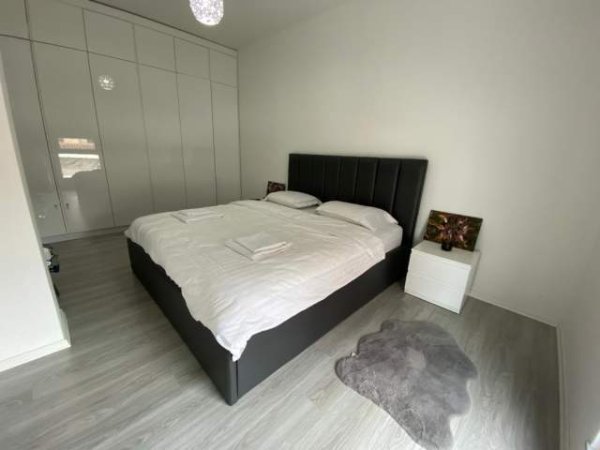 Tirane, jepet me qera apartament 1+1+BLK Kati 2, 60 m² 700 Euro (Qender)