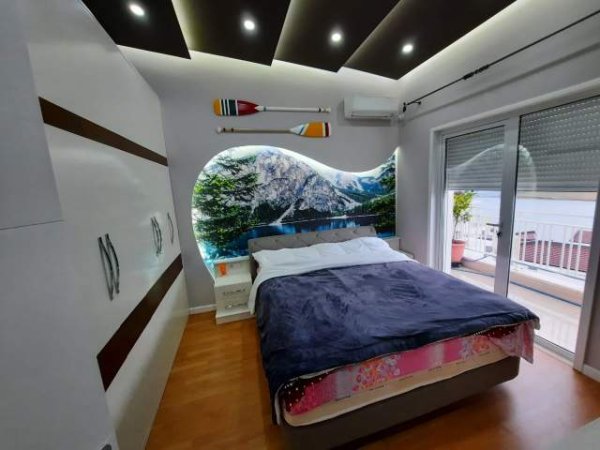 Tirane, jepet me qera apartament Kati 2, 117 m² 550 Euro (rruga farkes)