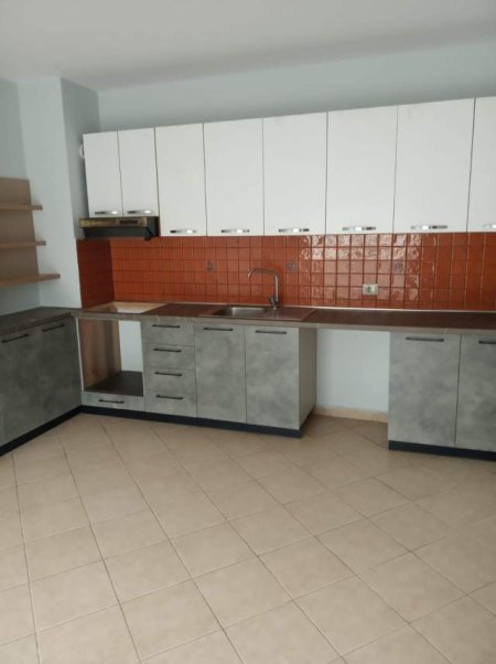 Shqiperi, jap me qera 1+1+A+BLK Kati 5, 77 m² 30.000 Leke (Tek NSHRAK-u)