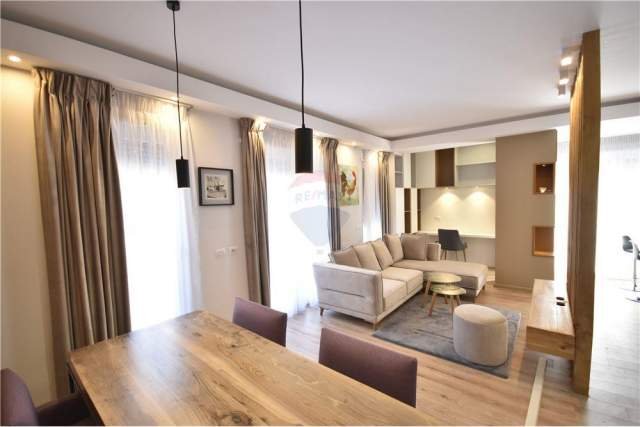 Tirane, jepet me qera apartament 2+1 Kati 7, 118 m² 950 Euro (rruga muhamet gjollesha)