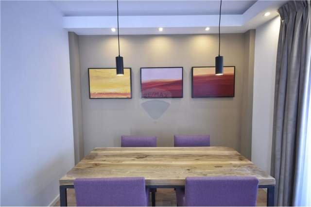 Tirane, jepet me qera apartament 2+1 Kati 7, 118 m² 950 Euro (rruga muhamet gjollesha)