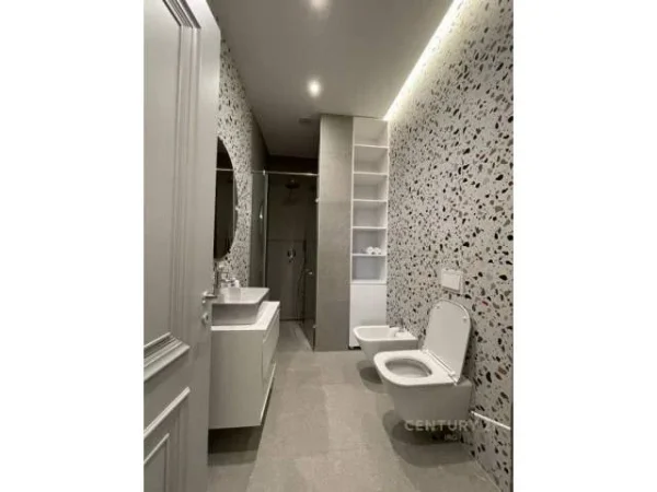 Tirane, jepet me qera apartament 2+1 Kati 2, 103 m² 1.200 Euro (Square21)