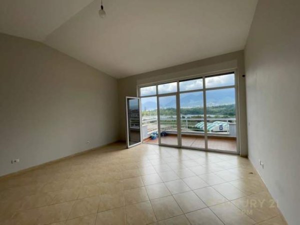 Tirane, shitet Penthouse 3+1+A+BLK Kati 5, 215 m² 330.000 Euro (Kompleksi kolombo)