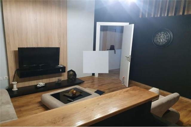 Tirane, jap me qera apartament 2+1 Kati 3, 88 m² 550 Euro (Komuna e Parisit)