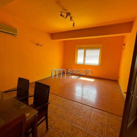 Tirane, jepet me qera Vile 3+1+BLK Kati 3, 400 m² 2.200 Euro (Rruga ''Durresit'')