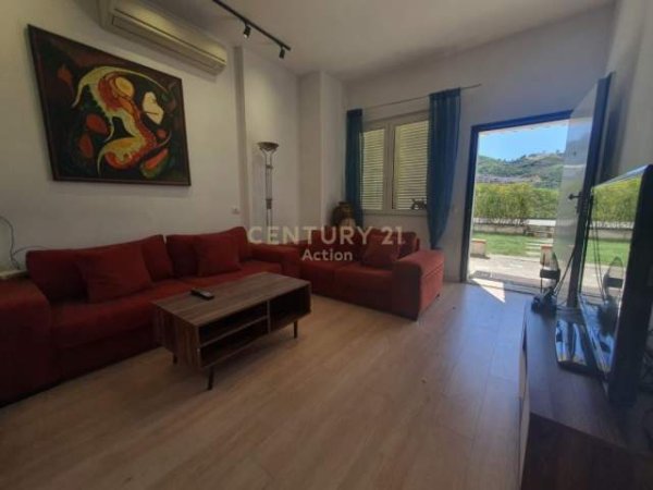 Tirane, shitet apartament duplex 2+1 Kati 1, 103 m² 145.000 Euro (kodra e diellit 1)