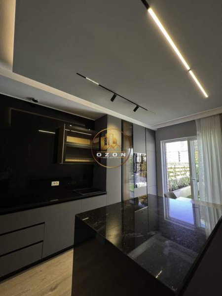 Tirane, jepet me qera Vile 3 Katshe Kati 0, 311 m² 3.000 Euro (TEG)