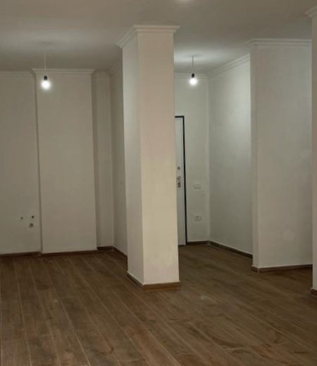 Tirane, jepet me qera apartament 2+1 Kati 2, 72 m² 500 Euro (rr. kavajes)