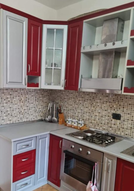 Tirane, jepet me qera apartament 110 m² 350 Euro (selite)