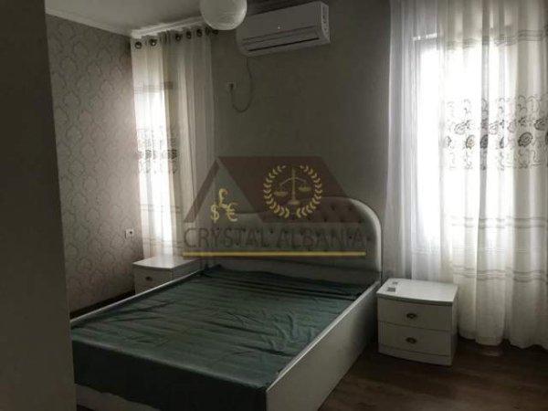 Tirane, jepet me qera apartament Kati 2, 135 m² 500 Euro (Medrese)