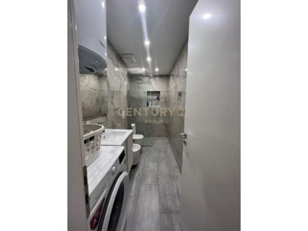 Tirane, jap me qera apartament 1+1 Kati 3, 44 m² 420 Euro (prane Condor Center)