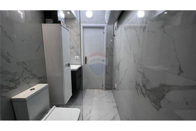 Tirane, jepet me qera apartament Kati 3, 60 m² 450 Euro (sheshi willson)
