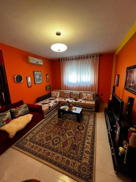 Tirane, jepet me qera apartament 1+1 Kati 5, 65 m² 400 Euro (Don Bosko)