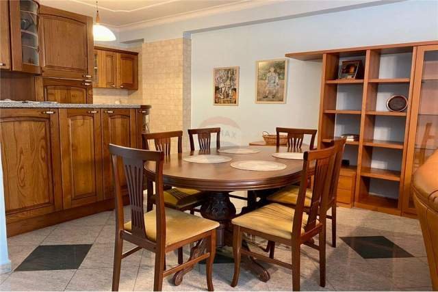 Tirane, jepet me qera apartament 2+1 Kati 4, 125 m² 800 Euro (BLLOK)