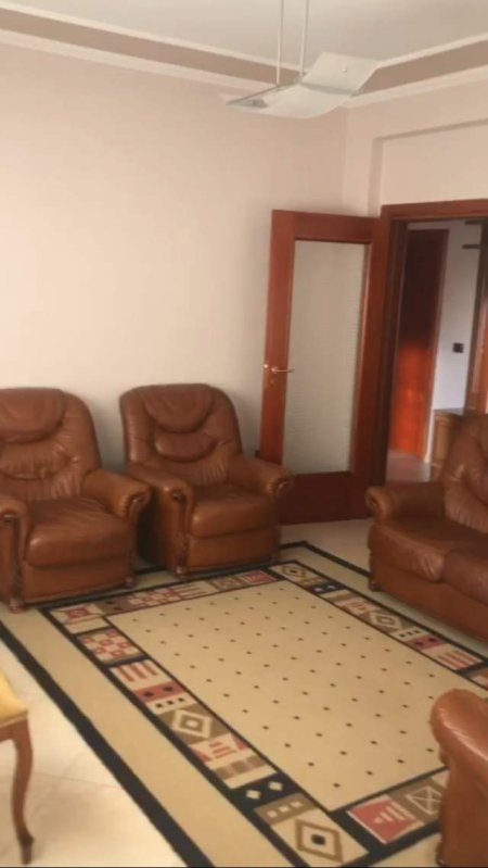 Tirane, jepet me qera apartament 2+1+BLK Kati 2, 94 m² 400 Euro (ali dem)