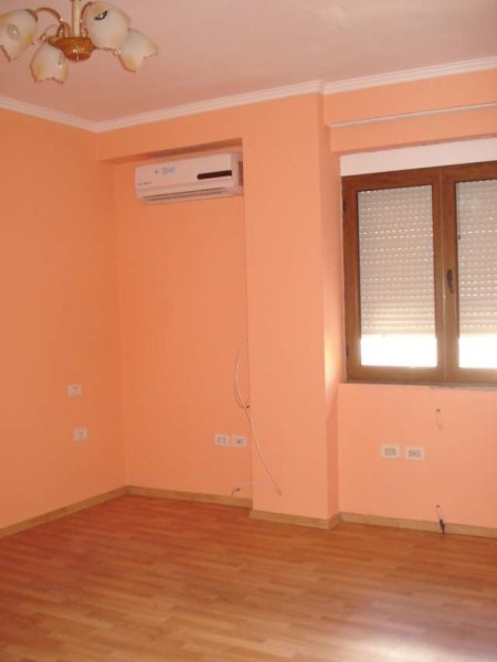 Tirane, jepet me qera apartament 2+1+BLK Kati 7, 90 m² 430 Euro (reshit petrela)