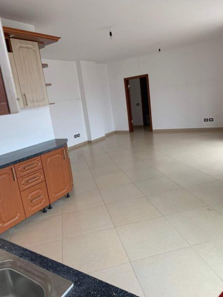 Tirane, jepet me qera apartament 3+1+BLK Kati 7, 164 m² 400 Euro (niko avrami)