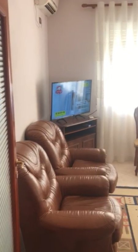 Tirane, jepet me qera apartament 2+1+BLK Kati 2, 94 m² 400 Euro (ali demi)