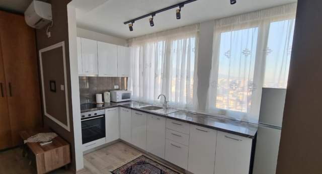 Tirane, jepet me qera apartament 1+1 Kati 12, 40 m² 320 Euro (afer delijorgji)