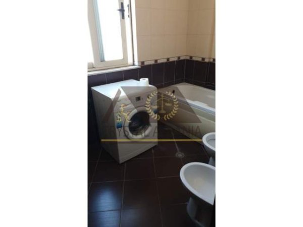 Tirane, jepet me qera apartament 2+1+BLK Kati 4, 100 m² 400 Euro (Rruga Shkelqim Fusha)