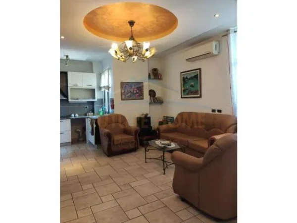 Durres, jepet me qera apartament 2+1+BLK Kati 4, 120 m² 450 Euro (Vollga)