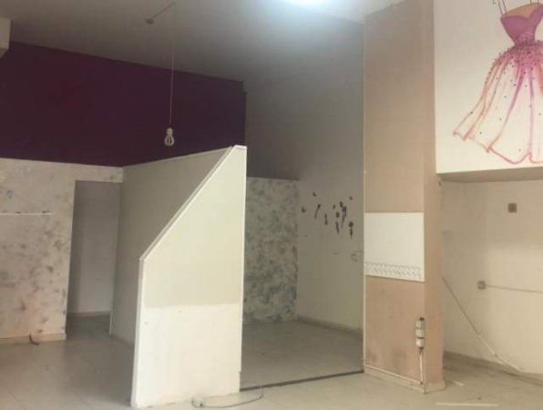 Tirane, jepet me qera dyqan 85 m² 850 Euro (rr . kavajes)