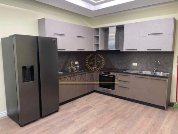 Tirane, jepet me qera apartament 3+1+BLK Kati 2, 130 m² 50.000 Leke (rruga namik resuli)