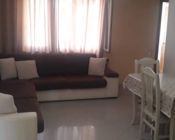 Tirane, jepet me qera apartament 2+1+A+BLK Kati 5, 92 m² 450 Euro (21 dhjetori)