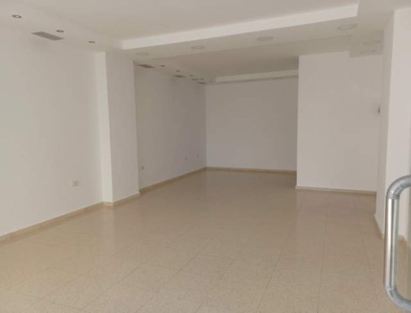 Tirane, shes dyqan Kati 0, 40 m² 2.800 Euro/m2