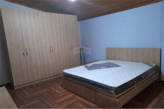 Tirane, jepet me qera apartament 2+1 Kati 3, 105 m² 450 Euro (VILAT GJERMANE)