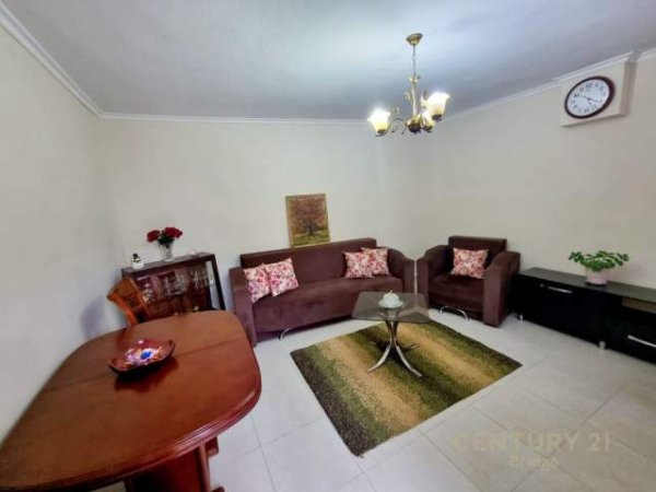 Tirane, jepet me qera apartament 1+1+BLK Kati 2, 80 m² 450 Euro (Pazari i Ri)