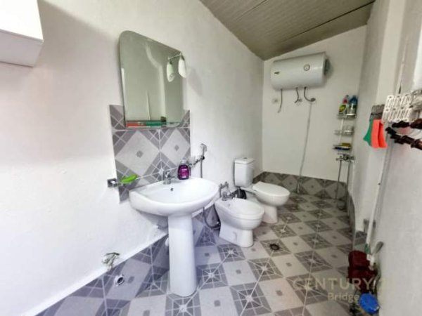 Tirane, jepet me qera apartament 1+1+BLK Kati 2, 80 m² 450 Euro (Pazari i Ri)