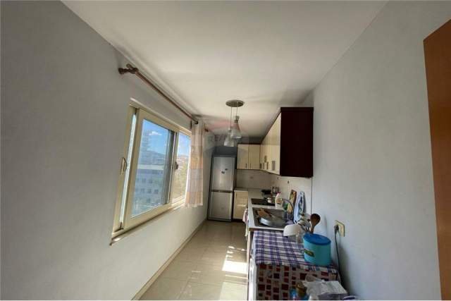 Tirane, jepet me qera apartament 2+1 Kati 5, 92 m² 400 Euro (21 Dhjetori)