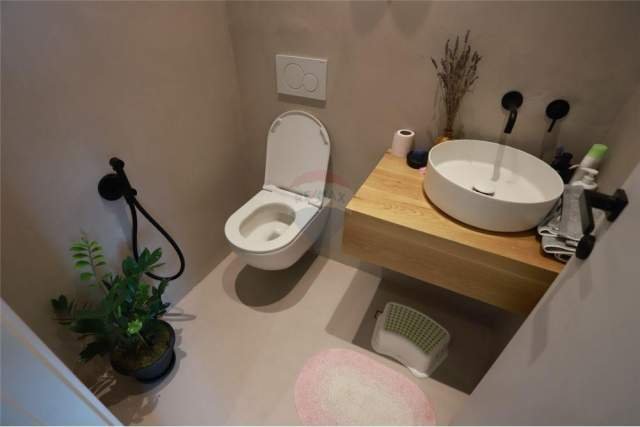 Tirane, jepet me qera apartament 2+1+BLK Kati 10, 134 m² 1.000 Euro (RRUGA E DIBRES)