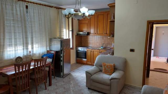 Tirane, jepet me qera Penthouse 2+1+BLK Kati 5, 90 m² 450 Euro (Muhamet Gjollesha)