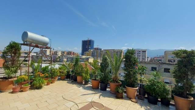 Tirane, jepet me qera Penthouse 2+1+BLK Kati 5, 90 m² 450 Euro (Muhamet Gjollesha)