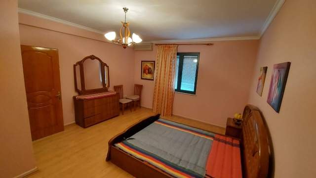 Tirane, jepet me qera Penthouse 2+1+BLK Kati 5, 90 m² 450 Euro (Muhamet Gjollesha)