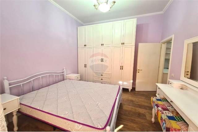 Tirane, jepet me qera apartament 2+1 Kati 2, 90 m² 700 Euro (RRUGA E DURRESIT)