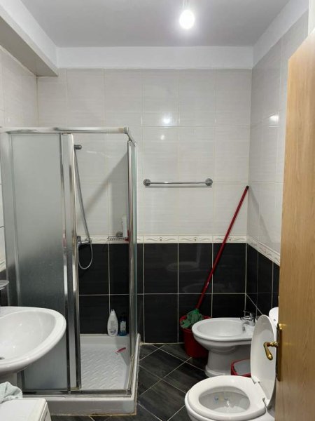 Tirane, jepet me qera apartament 1+1 Kati 3, 65 m² 350 Euro (Teodor ruzvelt)