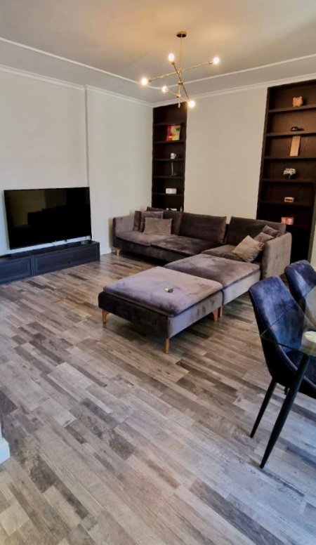 Tirane, shitet apartament 2+1 , 102 m² (Liqeni)