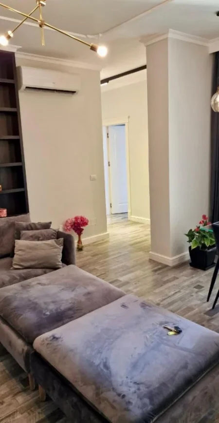 Tirane, shitet apartament 2+1 , 102 m² (Liqeni)