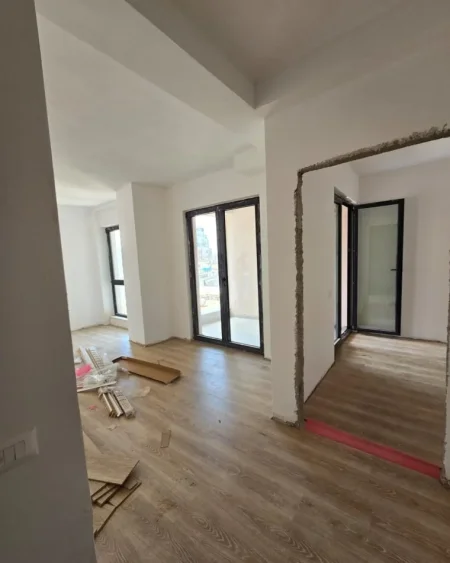 Tirane, shitet apartament 1+1 , 74 m² 147.000 € (Pazari i Ri)